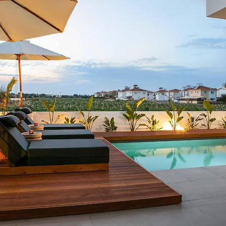 Lora Pearl Luxury Villa *