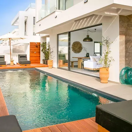 Villa Lora Pearl Luxury Protarász