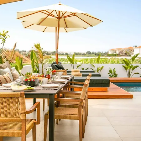 Lora Pearl Luxury Villa Protarász