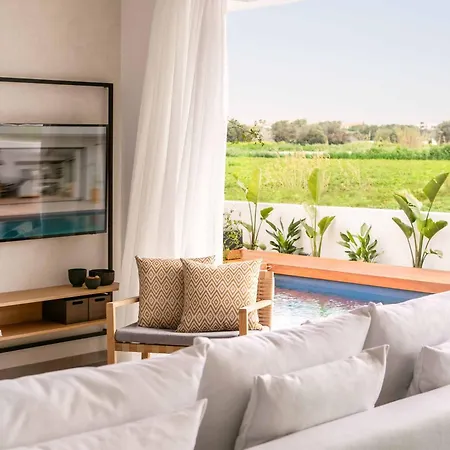 Lora Pearl Luxury Villa Protarász